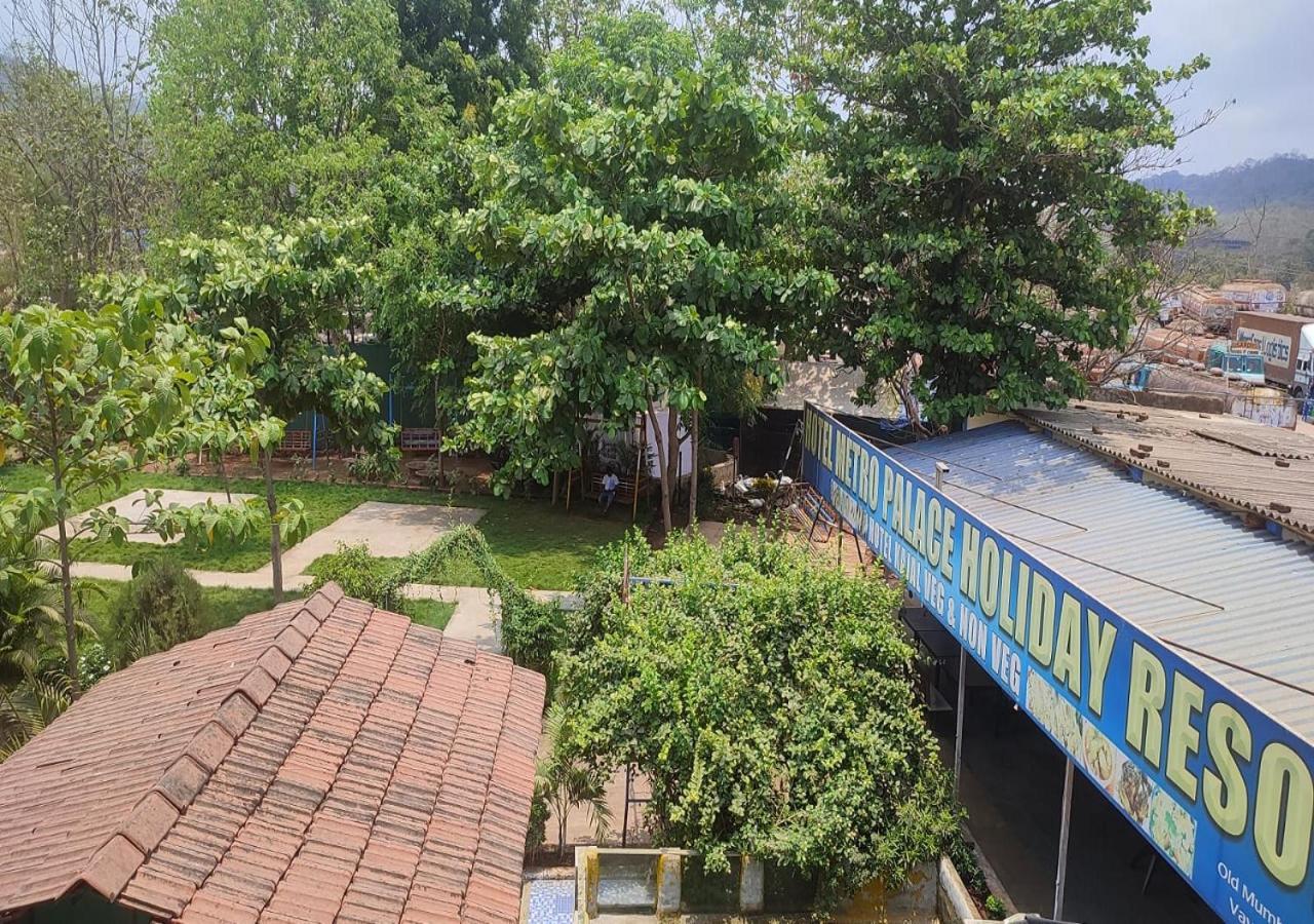 Hotel Metro Palace Resort Karjat Exterior photo