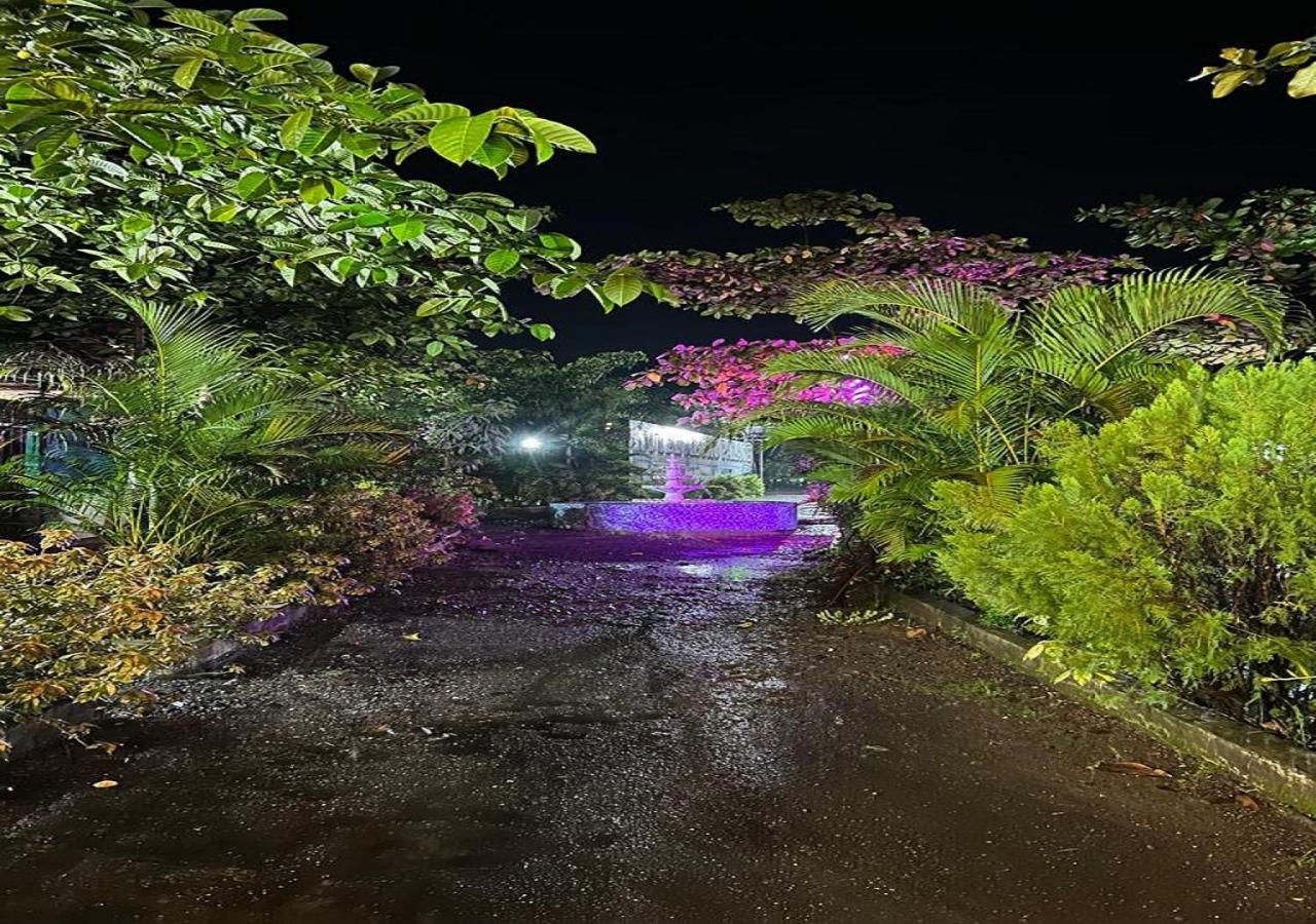 Hotel Metro Palace Resort Karjat Exterior photo