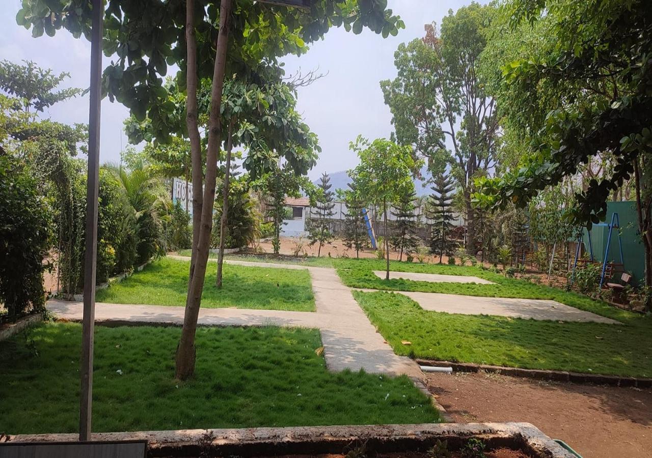 Hotel Metro Palace Resort Karjat Exterior photo