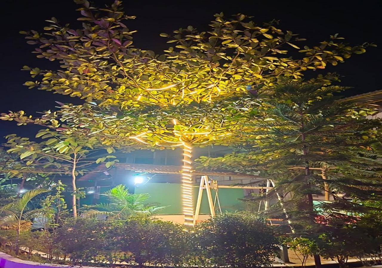 Hotel Metro Palace Resort Karjat Exterior photo